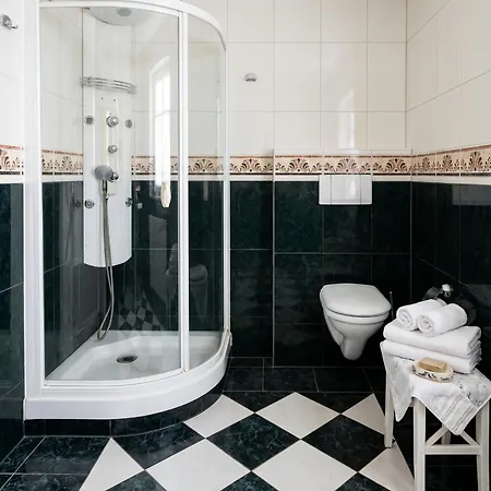 Kapitaensapartment In Der Kaethe Am Kurpark - Moderne & Stilvolle 65qm Nahe * روستوك